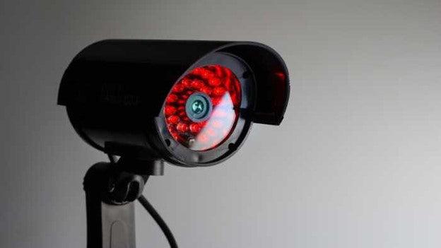 What Is A POE Security Camera: Beginners Guide For Your Business - Montavue